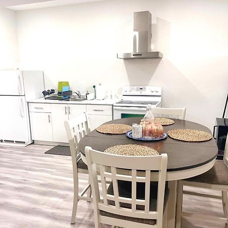 Scarborough New 2-Bedroom Basement Торонто Экстерьер фото