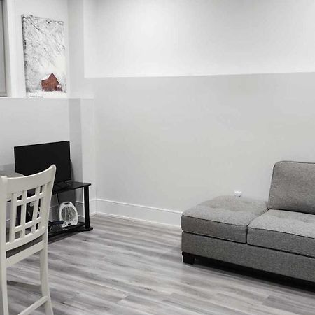 Scarborough New 2-Bedroom Basement Торонто Экстерьер фото