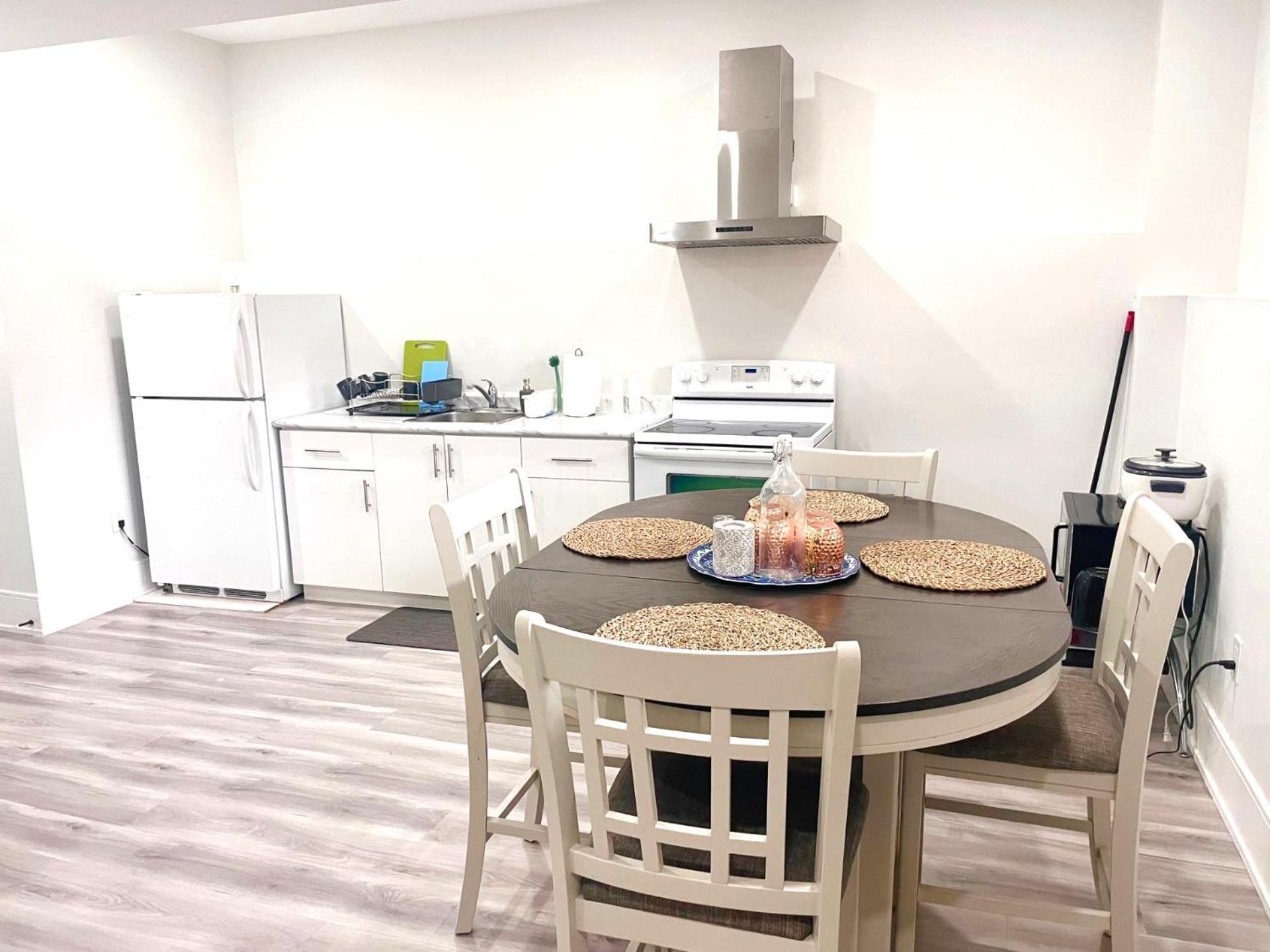 Scarborough New 2-Bedroom Basement Торонто Экстерьер фото