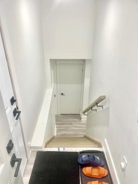 Scarborough New 2-Bedroom Basement Торонто Экстерьер фото